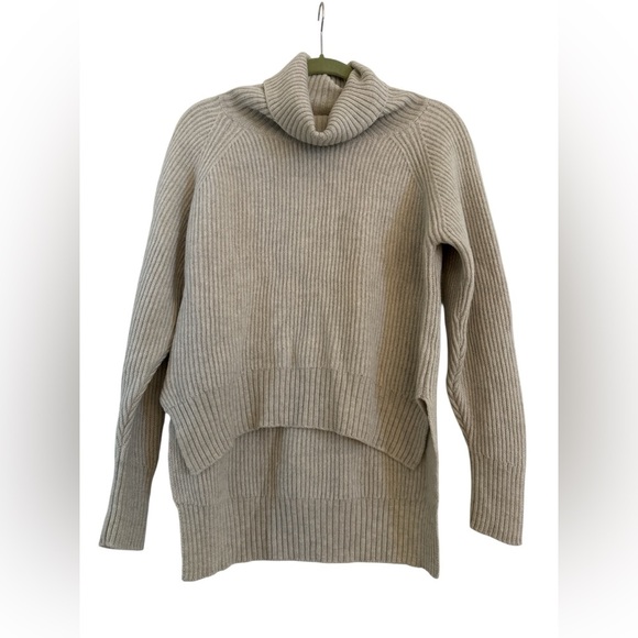 WILFRED Free 100% Merino Wool Crop Turtleneck Long Sleeve Sweater Size Medium - Picture 10 of 10